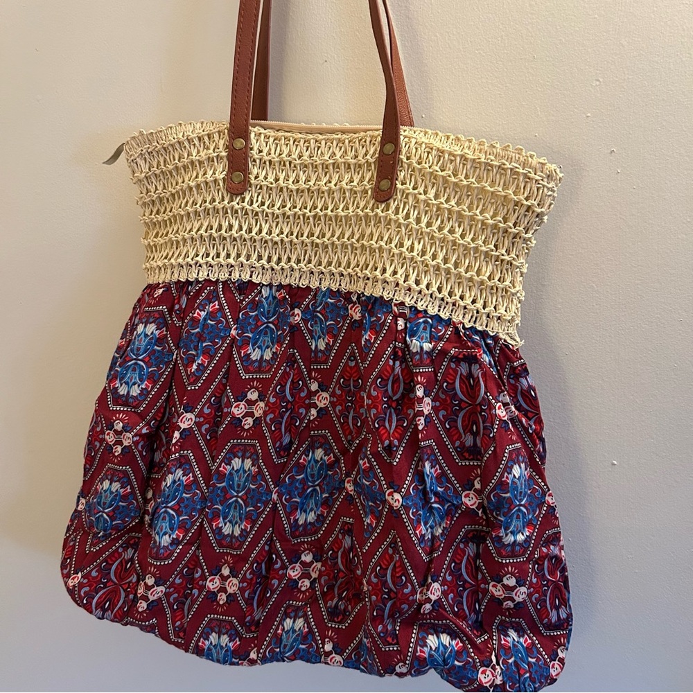 Woman’s Earthy style hobo purse handbag